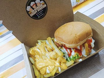 Burger Ayam Crispy Set A (Fries)