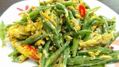Kacang Goreng Telur