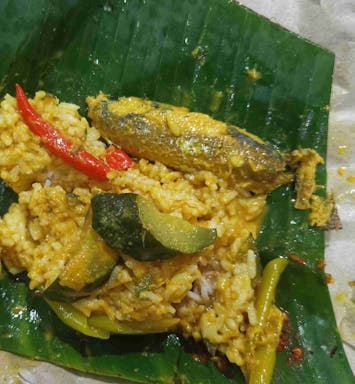Nasi Berlauk Ikan