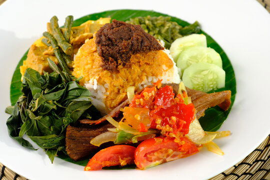 Set Nasi Padang (Rendang Daging) 