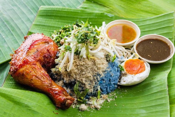 Nasi Kerabu Ayam Berempah