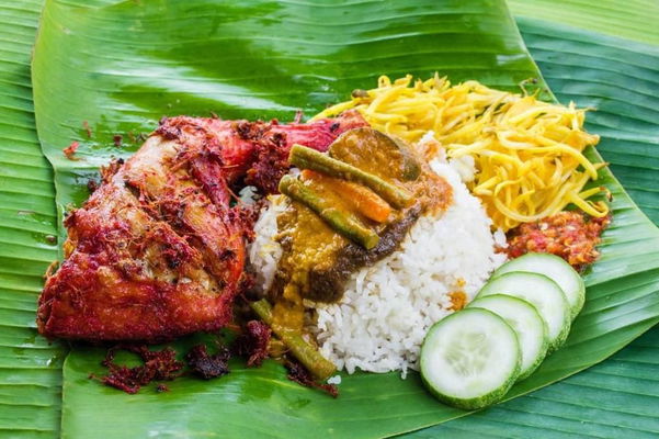 Nasi Kukus Ayam Berempah
