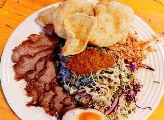 Nasi Kerabu Daging Bakar