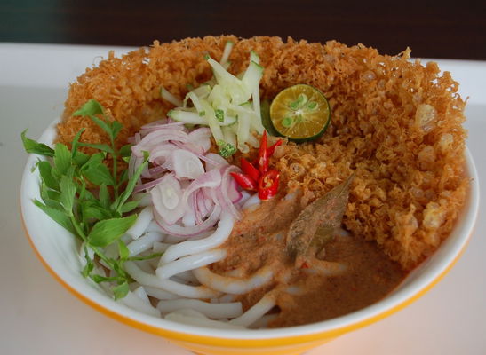 Laksa Telur Goreng Bersarang