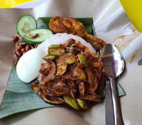 Nasi Lemak Ikan Bilis Petai Rm6.50