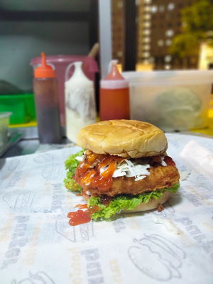 Burger Ayam Crispy Biasa